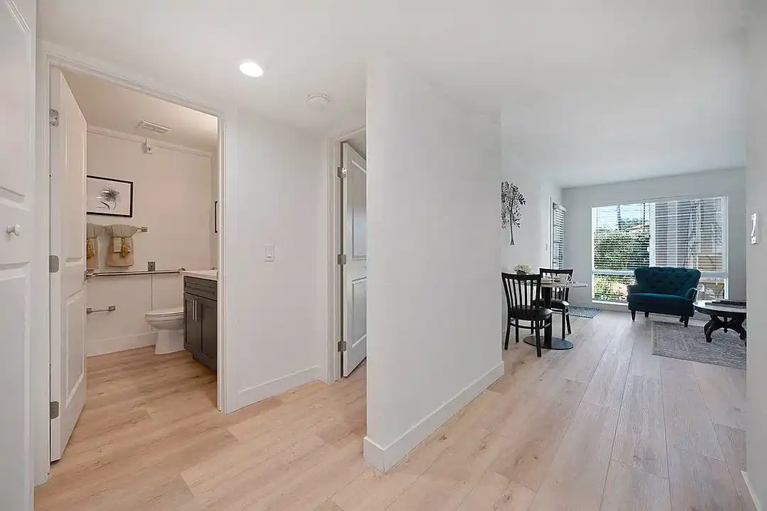 The Crest at Citrus Heights - Citrus Heights, CA 95621 | ApartmentGuide.com
