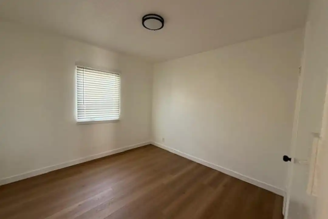 8317 S Western Ave - Los Angeles, CA 90047 | ApartmentGuide.com