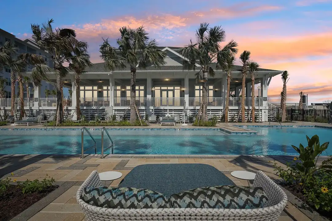 MAA Breakwater - Tampa, FL 33611 | ApartmentGuide.com