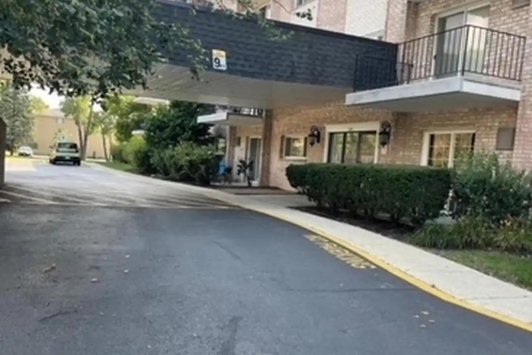 1000 S Lorraine Rd unit 506 - Wheaton, IL 60189 | ApartmentGuide.com