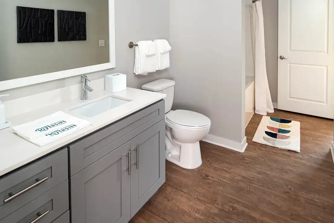 One Riverside Apartments - Chattanooga, TN 37406 | ApartmentGuide.com