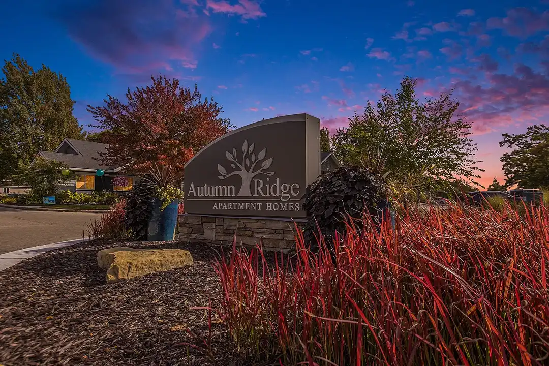Autumn Ridge Apartment Homes - Grand Rapids, MI 49525 | ApartmentGuide.com