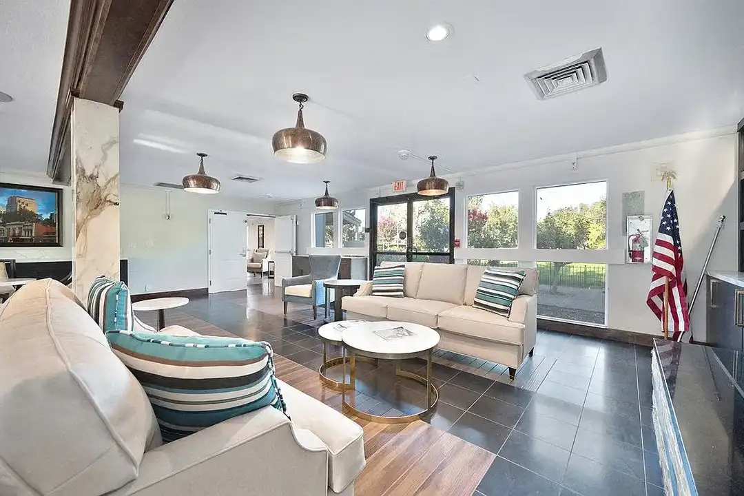 The Crest at Citrus Heights - Citrus Heights, CA 95621 | ApartmentGuide.com